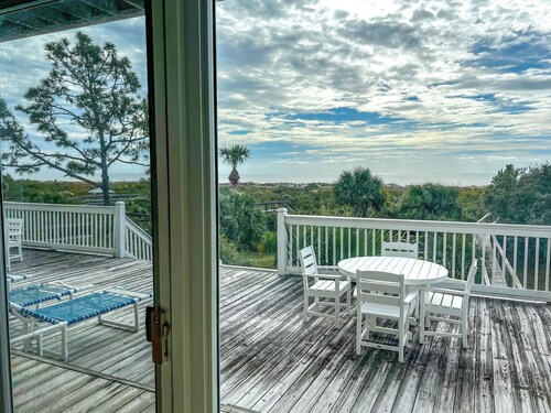 Morning Glory-Gulf Front 4/3.5 New Mgmt- same great home! Booking 2025 SPECIALS!