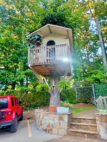 Two-Bedroom-Suite in the Woods