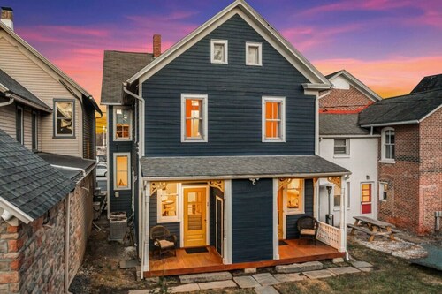 Elegant Historic 5BR Home in Downtown Stroudsburg