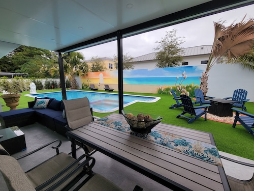 Majestic Lion Villa 14min 2 Beaches 7BR 3BTH HEATED POOL SPA GAME ROOM BBQ Wifi