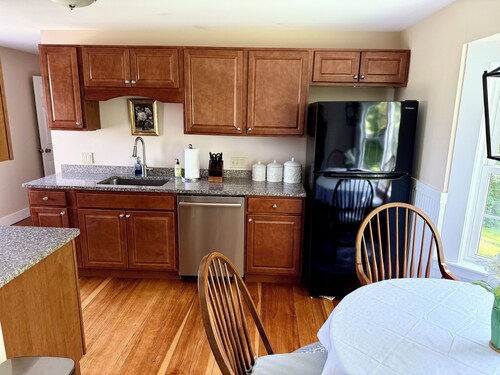 Antique farmhouse with spectacular mountain view in a bucolic setting.