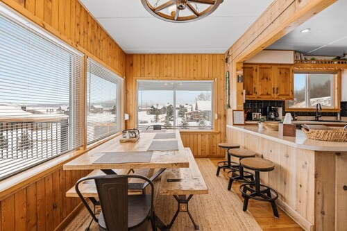 Lake Front Cabin•Private Dock•20mi 2 Yellowstone