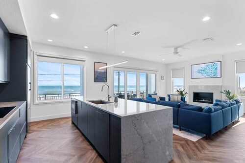 New Smyrna Modern Beach House/ Oceanfront/ Beach