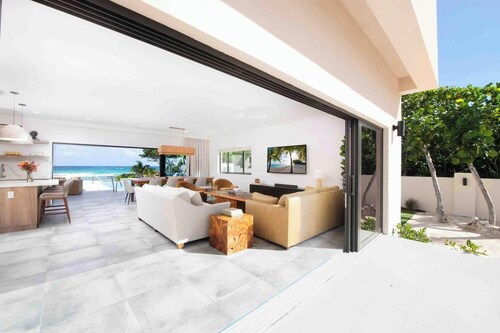 Halcyon Point: New Luxurious Oceanfront Villa w/ Pool, Spa + Tanning Terrace