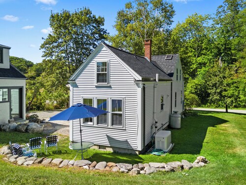 Beauchamp Cottage, near Rockport Harbor and golf course