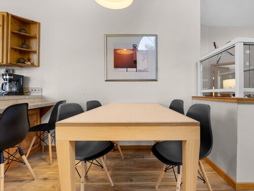 10 Pelican View: Coastal Charm | Walk to Beach | Dog-Friendly