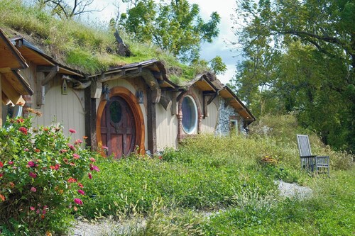 A four bedroom hobbit hole style home five minutes from historic Nauvoo Illinois