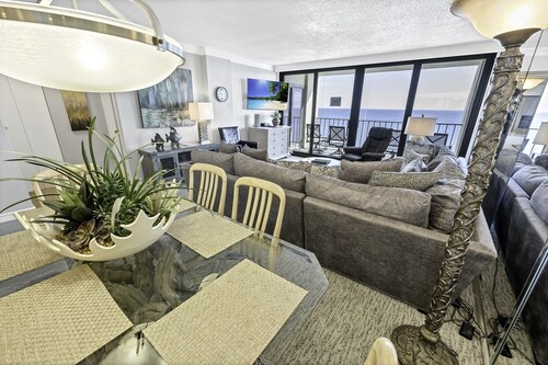 NEW! 2BR - Direct Oceanfront in Private Arcadian I