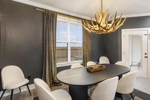 Stylish Stay Near Texas A&M in College Station