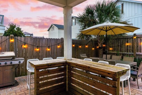 Pool, Firepit, Near Miramar Beach Access Blue Surf Lane by Avantstay