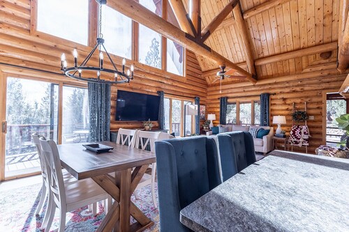 Cabin close to the Lake, Sleeps 8