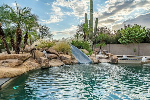 Private Movie Theater, Luxury Pool, Hot Tub