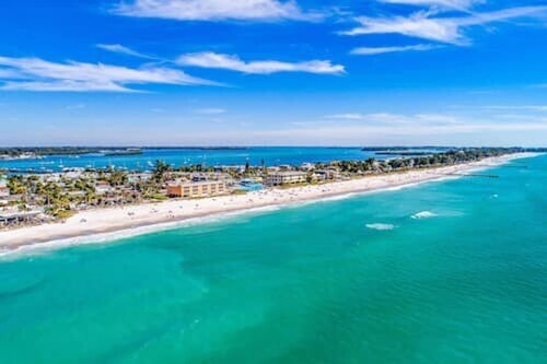 Mermaid Manor Lux 6BR/5BA Htd Pool Hot Tub Game Rm Sleeps 22