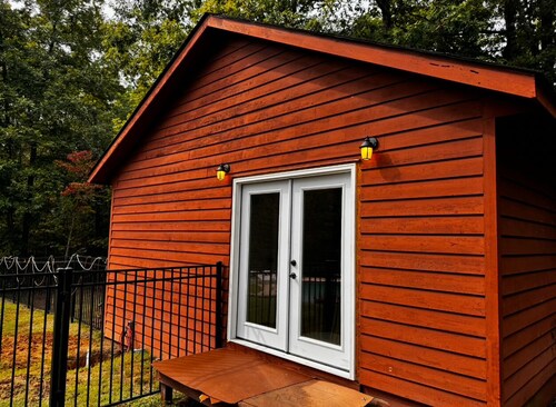 Charming 1-bedroom house with WiFi, AC in Pleasant Rixeyville, VA on 13 acres!