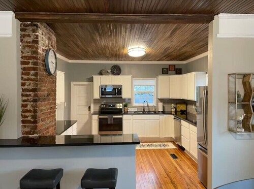 Renovated Bungalow in Downtown Mooresville, NC