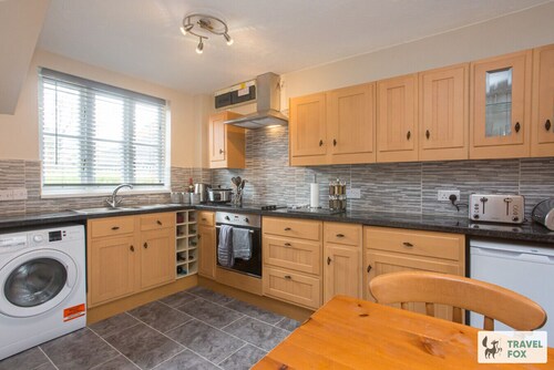 Sarah`s House: BBQ Parking 10mins To Alton Towers