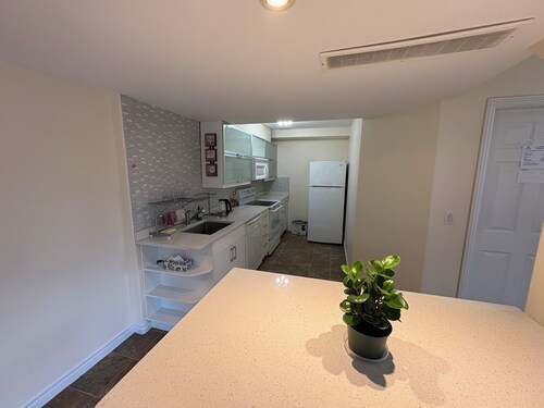 Spacious Family-Friendly Suite Near Cultus Lake with Private Entrance & Patio