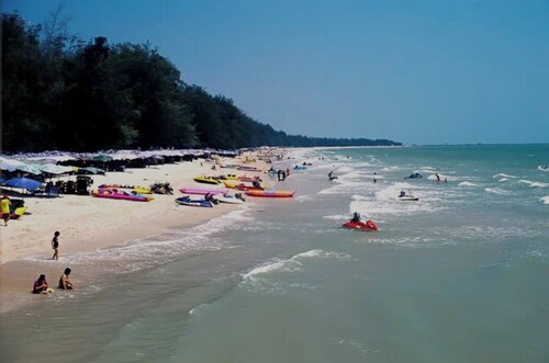 Hua Hin Pool Villa and Pool Table With 3 Bedrooms, 3 Bathrooms Near Cha-am Beach