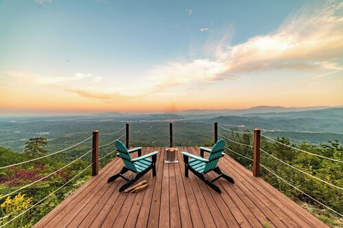 Panorama by Avantstay Unparalleled Views, Deck w/ Hottub, Game Room Pool Table