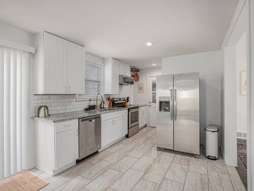 Tropical Hideaway: Hot Tub, Pool, Remodeled in PV