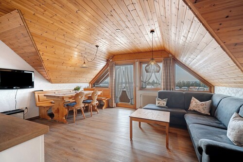 Apartment 'Feldbergblick' with Mountain View, Shared Garden and Wi-Fi