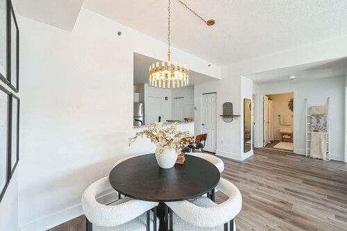 Luxurious 3BR/2BA Modern Haven Downtown Stamford