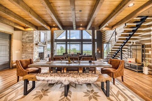 Luxury Mountain Retreat with Hot Tub, Sauna, and Theater
