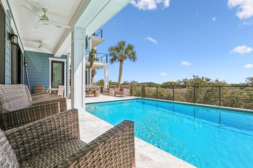New to VRBO, 8 Sea Front, Oceanfront Estate, Pool, Huge Game Room, Elevator