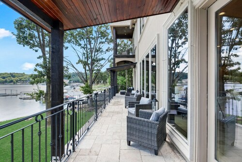 Luxury Lakefront Home