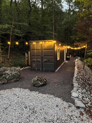 Upscale Shipping Container in the Woods of Red River Gorge | Hot Tub | Private