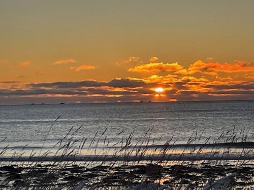 Oceanfront B&B on the Lighthouse Route.
Family/Pet friendly, Warm Hospitality!