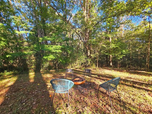 Refreshing home with WiFi, AC, fireplace in marvelous Heart of Yadkin Valley