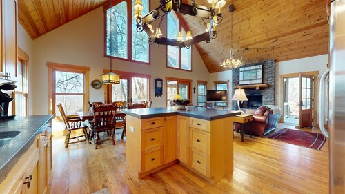 Mountain Treehouse | Wood Burning Fireplace and Hot Tub