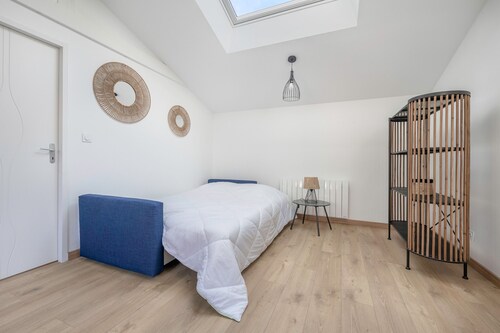 Maison avec dépendance pour 11 à 800m de la mer