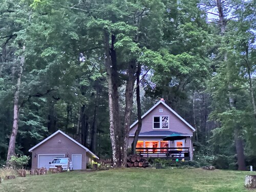 Lakefront Emerald Cove Cottage-3 bd, 2 ba -Sleeps 10