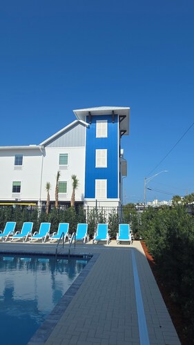 The J Hotel & Suites