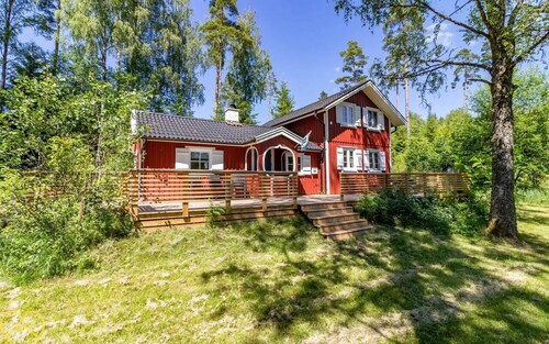 Sjökullen1 - rotes Schwedenhaus am See - ideal für Familien und Naturliebhaber