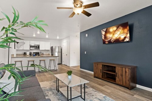 Close to City Life | Free Parking