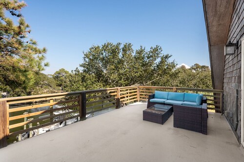 Pescadora by Rather Be Properties