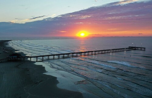 Beachfront Condo w/ Ocean View, 2 Pools, Boardwalk to the Beach Island Getaway