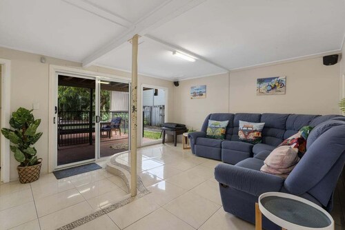 Bongaree Beach House with Pool