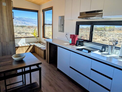 Summit Sanctuary: 360° Views
