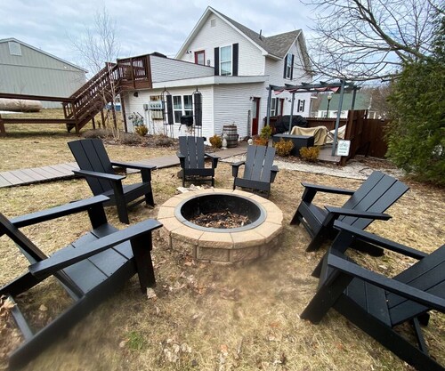 Leelanau Farmhouse Ste 1