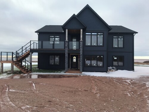Smugglers Beach Sea House
Private Newly Built Executive Ocean Front Retreat