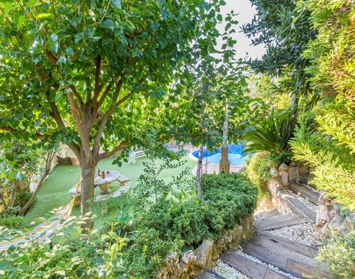 4 Bedroom House With Private Pool