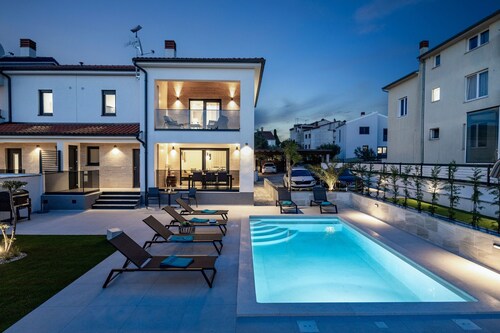 Villa by the Beach in Pula