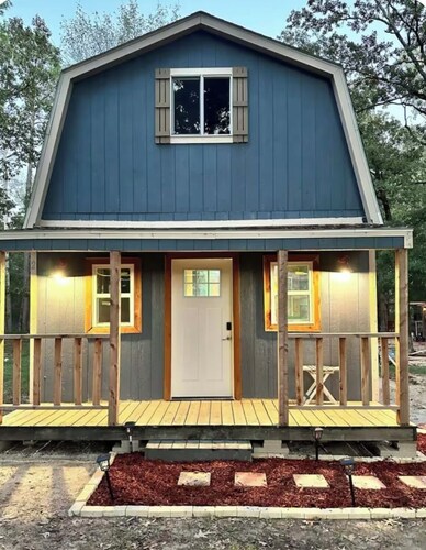TheWestStay 2.0 Cozy cabin with WiFi and AC in Zavalla
4 miles to the boat ramp
