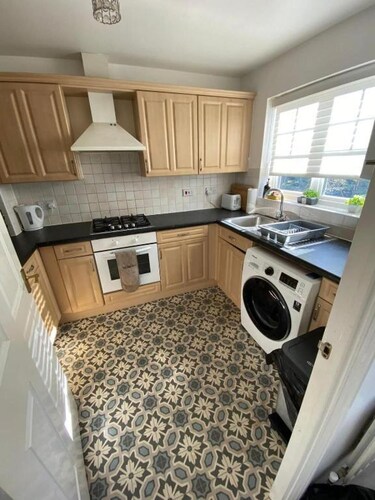 3bed Maidstone Stay - Wifi, Parking, London Access