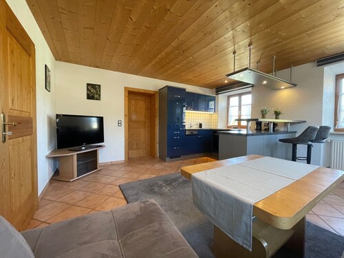 Moderne Ferienwohnung mit Ausblick auf die Fischbachauer Hausberge