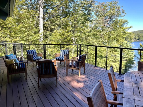 Lakefront family-friendly 4+ bedroom house on Little Squam